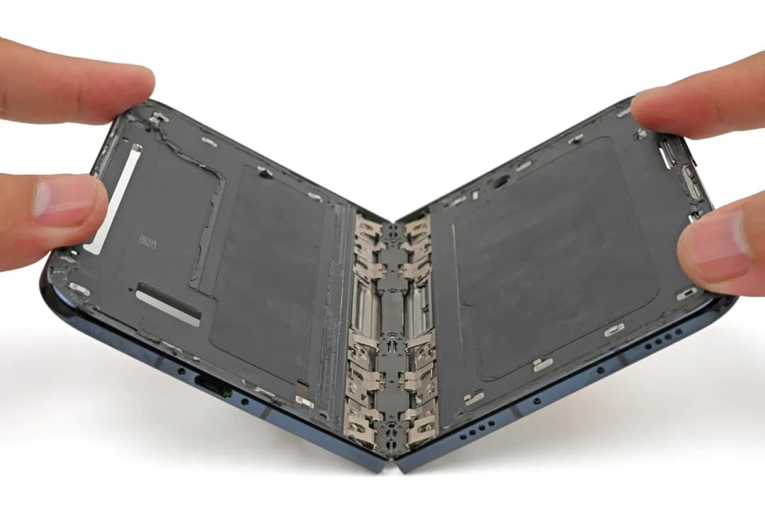 لولای (iPhone Duo) ممکن است باعث ترک خوردن صفحه نمایش شود